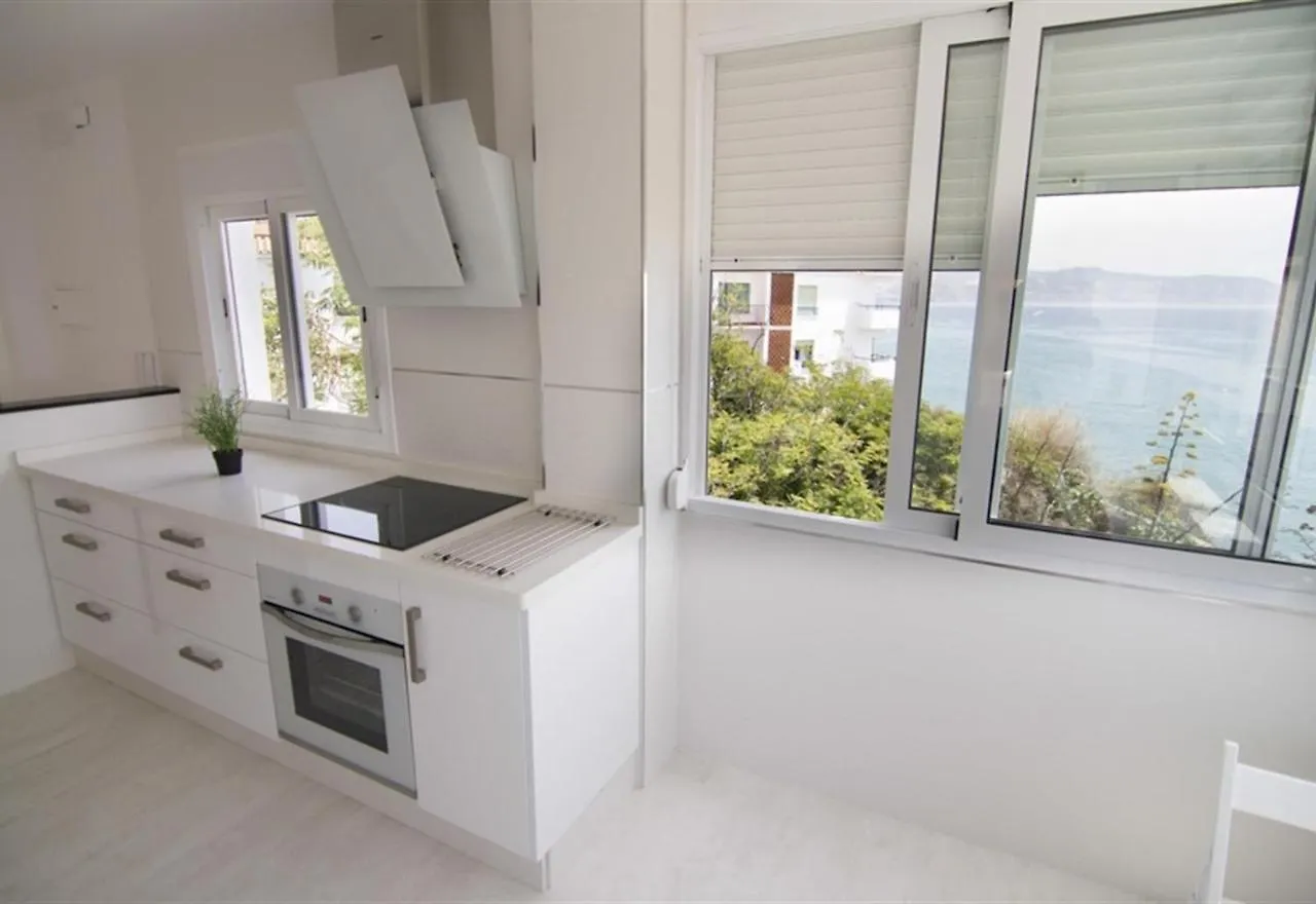 Luxury Sea View Apartment Нерха